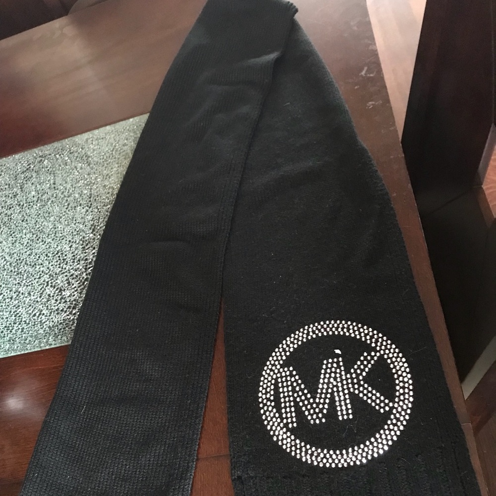 Black Michael Kora Scarf